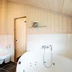 2 House B 83 *