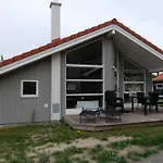 Hébergement de vacances 2 House B 83 *