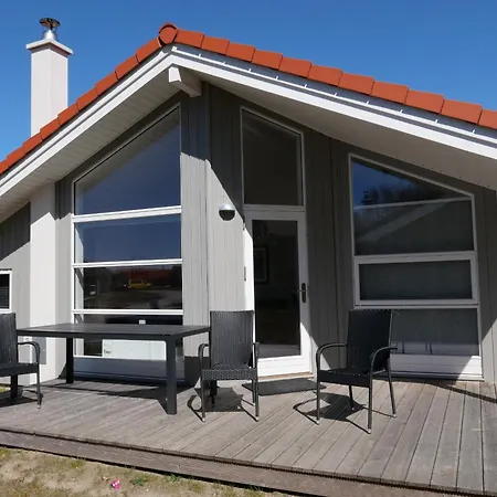 2 House B 83 Hébergement de vacances *